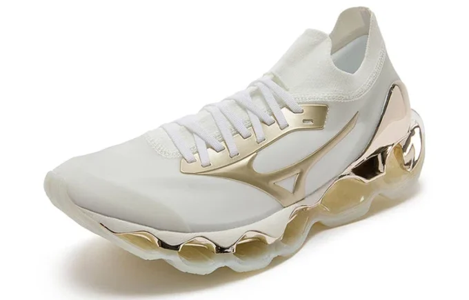 Mizuno x Sorayama Wave Prophecy “White Grey Gold”